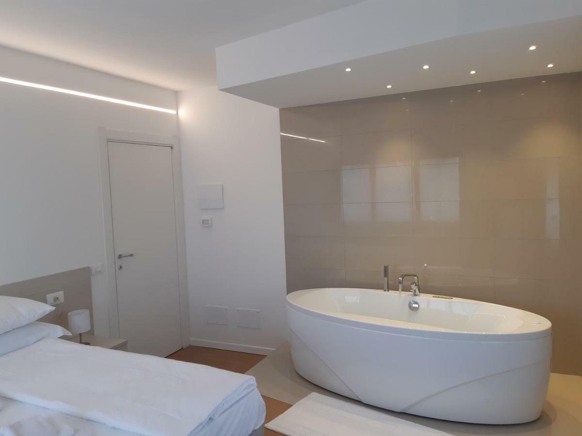 Dolomiti Suite Беллуно Екстер'єр фото