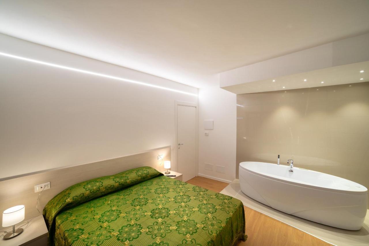 Dolomiti Suite Беллуно Екстер'єр фото